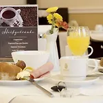 Отель Royal International