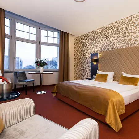 Royal International 4*