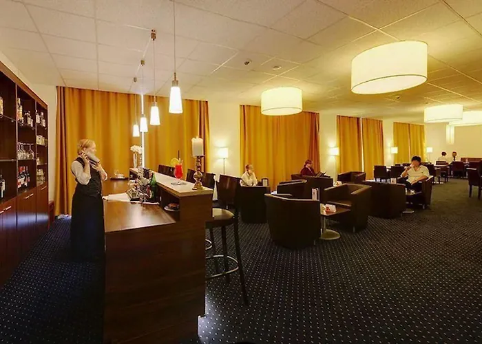 Royal International Hotel 4*