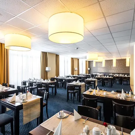 Royal International Hotell 4*