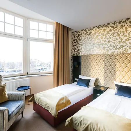 Royal International מלון 4*