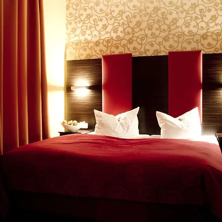 מלון Royal International 4*