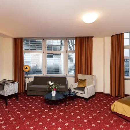 Royal International Hotel 4*