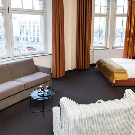 Royal International Hotell 4*