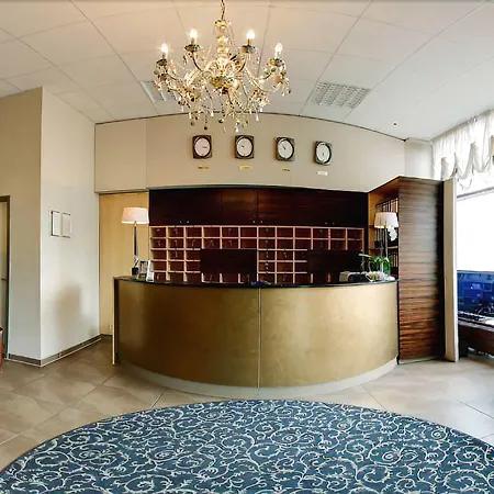 Royal International Hotel 4*