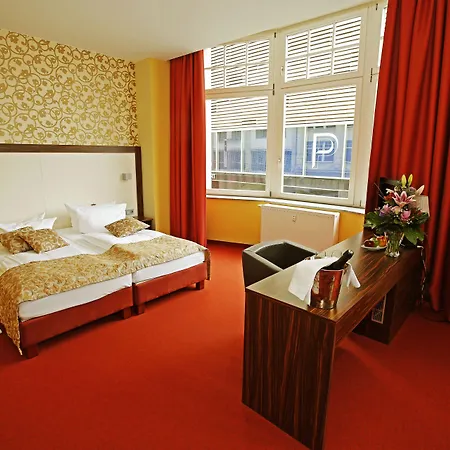 Royal International Hotel 4*