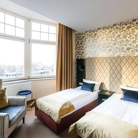 Royal International 4*